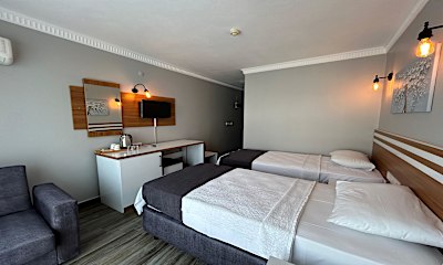 Yandan Deniz Manzaralı Standart Oda -  Fransız Balkon